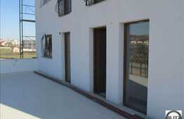 Apartament semifinisat 3 camere, 70 mp, terasa 40 mp, decomandat, zona linistita