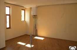 Apartament cu 3 camere de vanzare, zona Piata Unirii