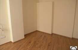 Apartament cu 3 camere de vanzare, zona Piata Unirii