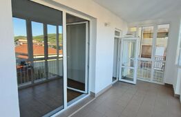 Apartament 2 camere decomandate, 56 mp, terasa inchisa, parcare, zona Porii
