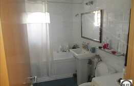 3 camere, 81 mp, 2 nivele, parcare, gradina 50 mp, zona strazii Maramuresuli!