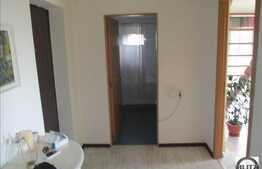 3 camere, 81 mp, 2 nivele, parcare, gradina 50 mp, zona strazii Maramuresuli!