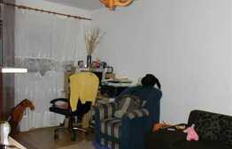 Apartament 3 camere, 58 mp utili, boxa la subsol, zona strazii Brates!