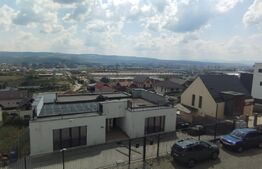 Casa tip duplex 200 mp utili, 300 mp teren, cu view, in Voronet!