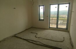 Casa tip duplex 200 mp utili, 300 mp teren, cu view, in Voronet!