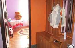 Inchiriere 2 camere, 48 mp, decomandat, zona strazii Florilor! Cu parcare!