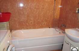 Inchiriere 2 camere, 48 mp, decomandat, zona strazii Florilor! Cu parcare!