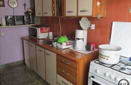 Inchiriere 2 camere, 48 mp, decomandat, zona strazii Florilor! Cu parcare!