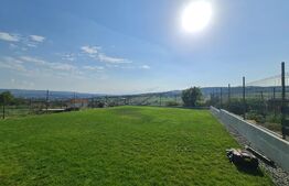 Casă cu 6 camere  si piscina de vânzare în zona Iris