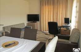 De vanzare 2 camere, 44 mp, zona strazii Florilor! Mobilat modern! Cu parcare!