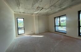 Spatiu comercial, 150mp, parcare, vitrina, zona Vivo 