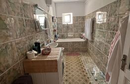 Casa individuala intr-o zona de case, 200mp, zona Pod Ira