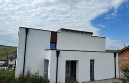 Casa 4 camere, 170 mp, zona Chinteni