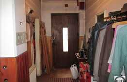 2 camere, 70 mp, balcon, boxa la subsol, garaj, zona Piata Mihai Viteazu!