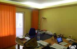 3 camere, decomandat, 67 mp, balcon, boxa, zona Piata Cipariu!