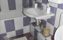 2 camere, 53 mp, decomandat, boxa la subsol, 2 balcoane, zona strazii Parang