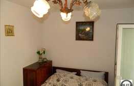 Vanzare apartament 4 camere cu 2 balcoane si loc de parcare, zona Piata Marasti