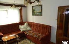 Vanzare apartament 4 camere cu 2 balcoane si loc de parcare, zona Piata Marasti