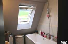 De vanzare mansarda 3 camere, 65 mp utili, balcon, zona Tauti! Cu parcare!