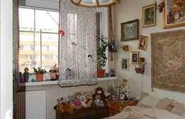 3 camere, 58.90 mp, etaj intermediar, balcon 10 mp, zona Al. Vlahuta!