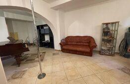 Casa 5 camere, 220 mp, parcare, zona străzii Gruia 
