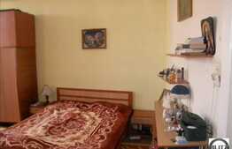 Vanzare apartament cu 3 camere , cu terasa 5 mp si  loc parcare, zona Horea