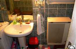 Vanzare apartament cu 3 camere , cu terasa 5 mp si  loc parcare, zona Horea