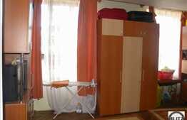 Vanzare apartament cu 3 camere , cu terasa 5 mp si  loc parcare, zona Horea