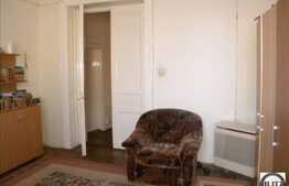 Vanzare apartament cu 3 camere , cu terasa 5 mp si  loc parcare, zona Horea