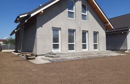 Casa de 140 mp, 5 camere, teren 330 mp, zona Sanpetru