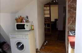 1 camera, 45 mp utili, cu scara interioara, zona Magazin Central!