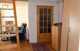 1 camera, 45 mp utili, cu scara interioara, zona Magazin Central!