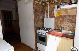 1 camera, 45 mp utili, cu scara interioara, zona Magazin Central!