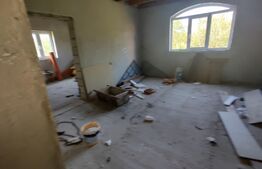 Casă nefinisată 5 camere, 120mp, teren 1000 mp, Huedin