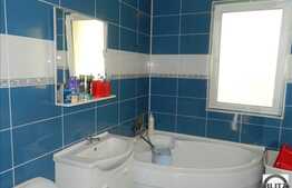 De vanzare 2 camere, 52 mp, GRADINA de 28 mp, zona magazinului Unicarm!