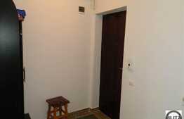 De vanzare 2 camere, 52 mp, GRADINA de 28 mp, zona magazinului Unicarm!