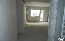 Apartament cu 3 camere, 78 mp utili, semifinisat, zona Sub Cetate + parcare!