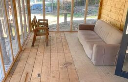 Cabana la rosu,  1000 mp teren, zona Belis 