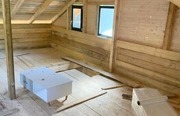 Cabana la rosu,  1000 mp teren, zona Belis 