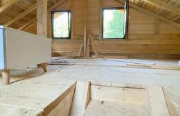 Cabana la rosu,  1000 mp teren, zona Belis 