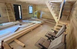 Cabana la rosu,  1000 mp teren, zona Belis 