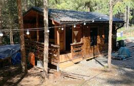 Cabana la rosu,  1000 mp teren, zona Belis 