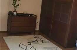 Apartament3 camere, 70 mp utili, parcare, 2 poduri, zona strazii Sub Cetate!