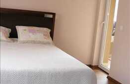 Apartament3 camere, 70 mp utili, parcare, 2 poduri, zona strazii Sub Cetate!