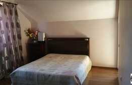 Apartament3 camere, 70 mp utili, parcare, 2 poduri, zona strazii Sub Cetate!