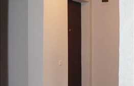 Apartament3 camere, 70 mp utili, parcare, 2 poduri, zona strazii Sub Cetate!