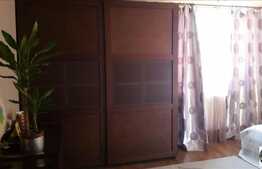 Apartament3 camere, 70 mp utili, parcare, 2 poduri, zona strazii Sub Cetate!