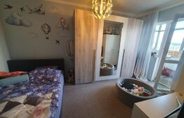 Apartament cu 4 camere, 76 mp, decomandat, zona Calea Floresti