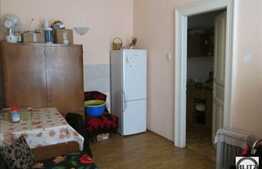 Vanzare 2 camere, decomandat, 54 mp, boxa, zona strazii Horea!