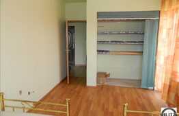 Mansarda cu 2 camere, 56.8 mp, 3 balcoane, POD de 56.8 mp, zona Primariei!